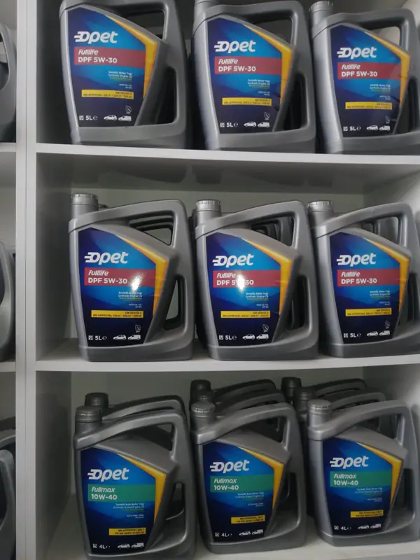 Opet motor yağları rafı